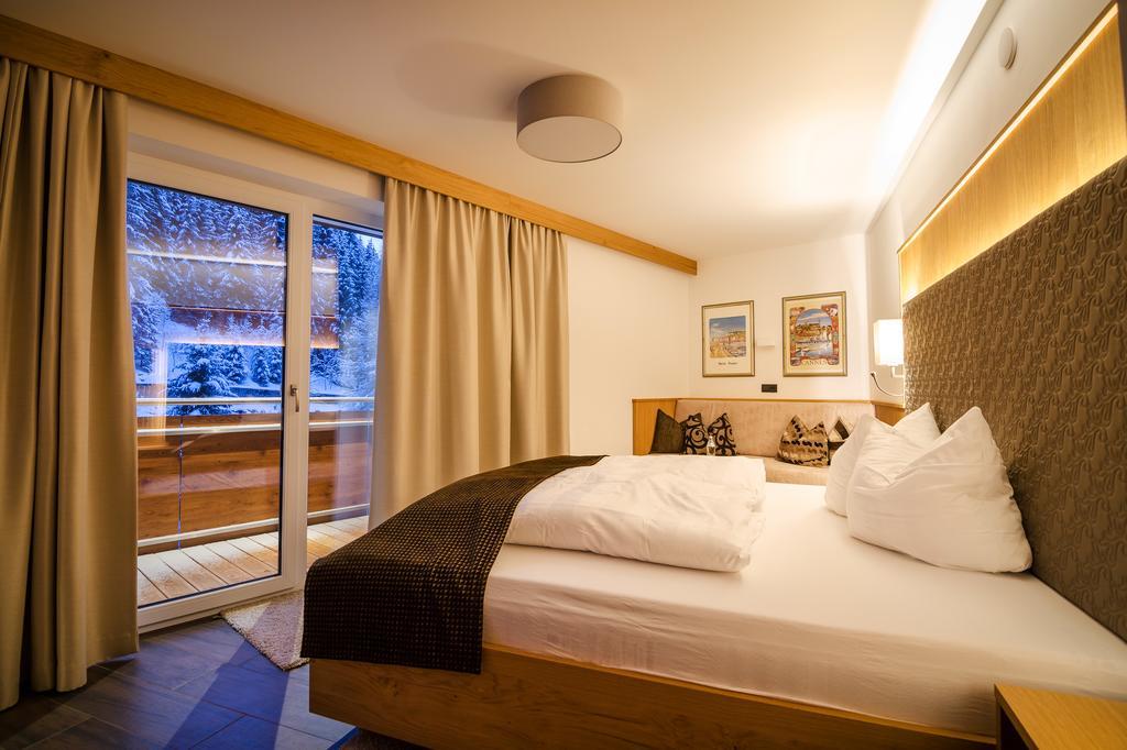 Hotel Victoria - Adults Only Герлос Экстерьер фото